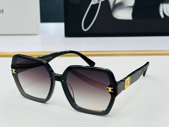 Celine Cl40252 Size: 63Mm X 11-142Mm A Consistently Popular Style With A Europea