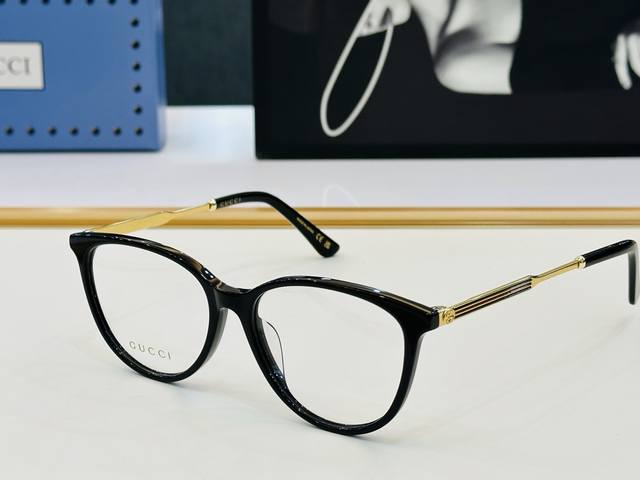 Gucci Gg1528Oa Series Size: 54Mm 16-145 E Exceptional Quality Light-Adjusting Fr