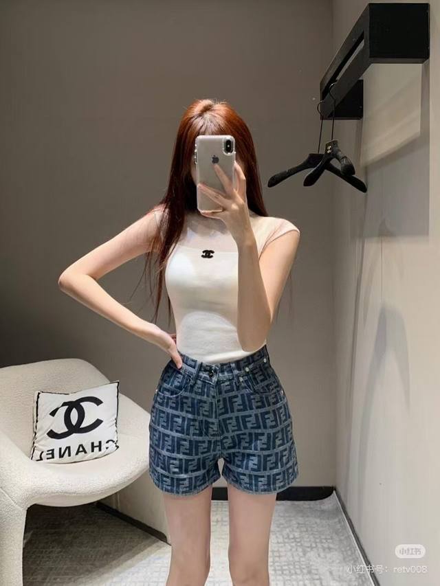 25Ss Early Spring New Patchwork Half-High Neck Knit Vest, Exclusive High-End Edi