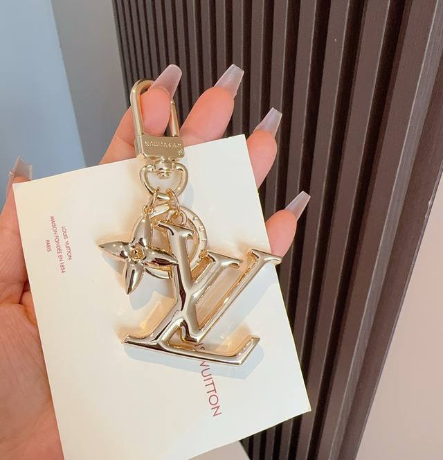 Lv Letter Pendant Pop Flower Bag And Keychain Charm, Perfect For Adding A Signat