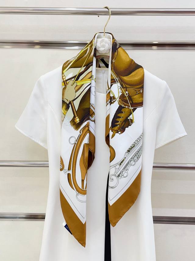 18 Mumi Double-Sided Same Color H**S Silk New Design Everyone Who Bought It Says