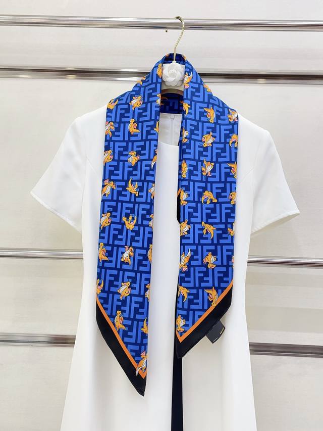 Mumi Single-Sided Fendi's Latest Flagship Store Design Little Dragon 90 Silk Squ