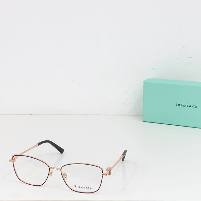 Tiffany & Co. Model: Tf1160B Size: 60 Pieces 17-140