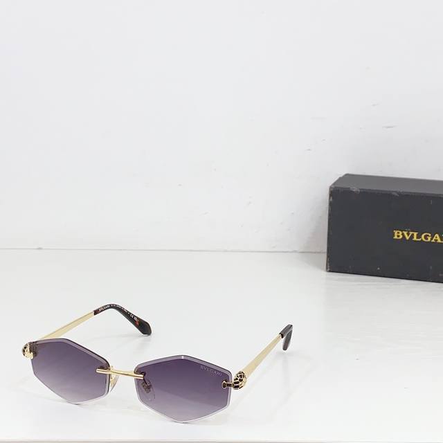 Bvlgari Model: Bv40076I Size: 57Mm 15 140