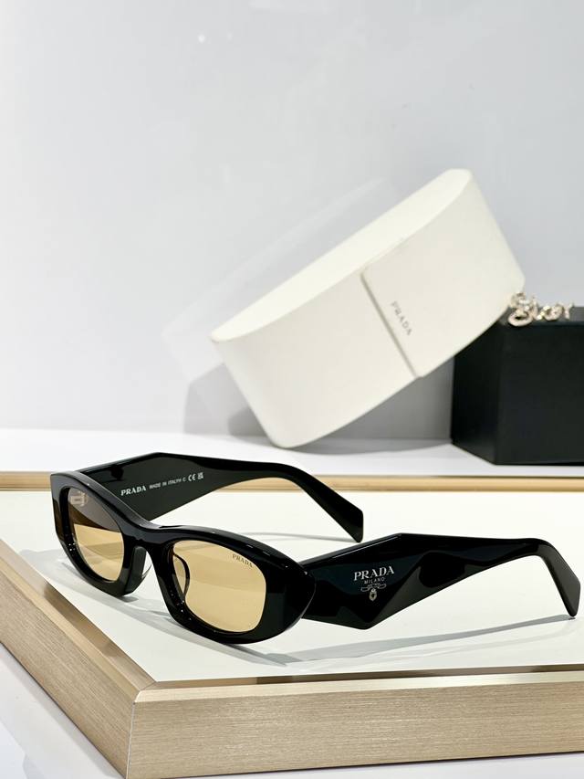 Prada Model: Prb16S Size: 50Mm 21 145