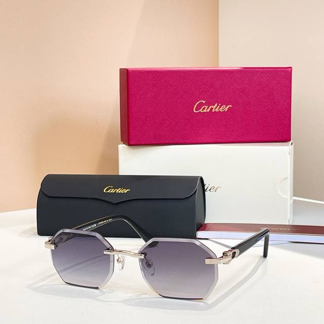 Cartier*Model: Ct0538S Size: 59 Frame 15-140