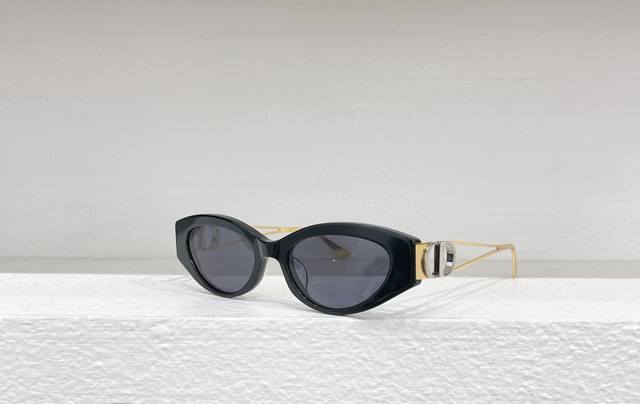 Dio*Model: 30Montaigne B6Isize: 51 18-130