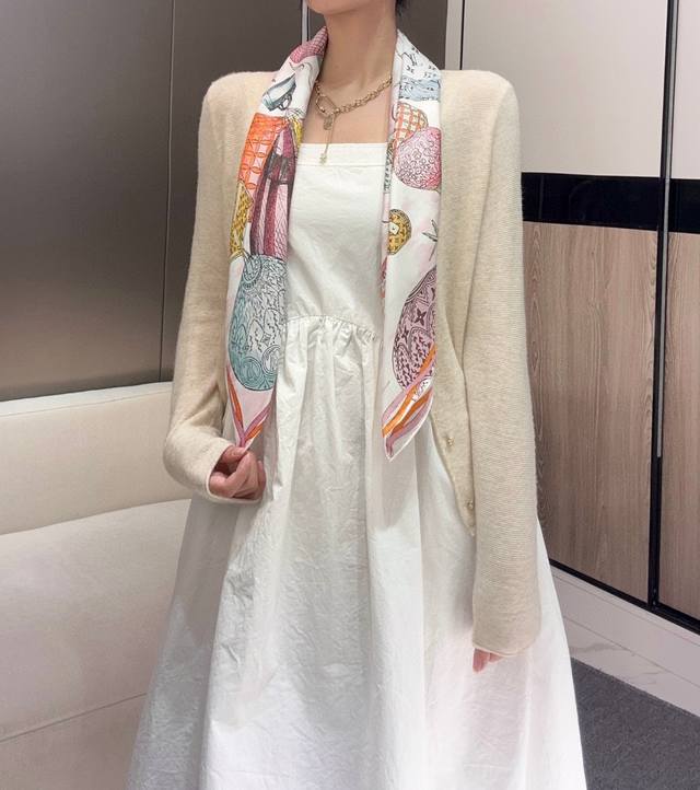 Up And Away 90 Square Scarf 18Mm Premium Silk Double-Sided Solid Color Silk Scar