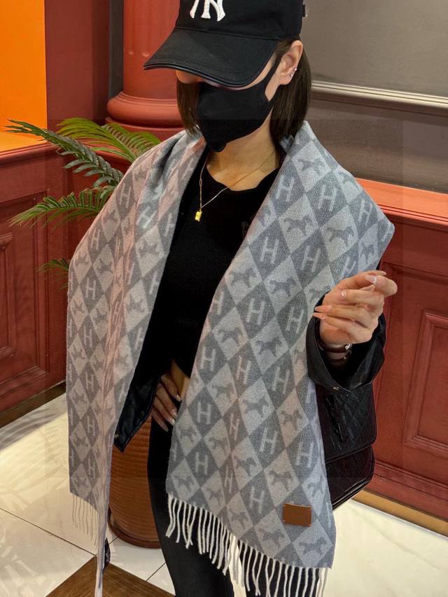 Herm S Paris Fashion Show Business Men's And Women's Cashmere Scarf Manufacturer