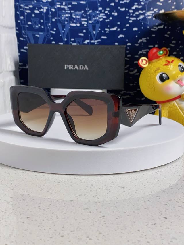 Prada 2025 New Arrival Sunglasses Classic Triangle Logo Women's Fashion Butterfl