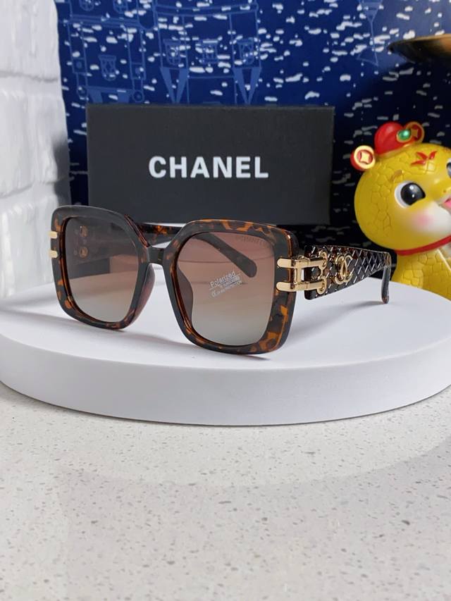 Chanel 2025 New Arrival Influencer-Style Sunglasses With Small Chanel Logo And L