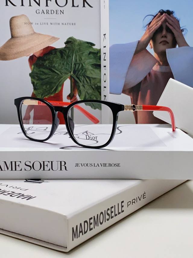 Dior 2025 New Arrival Square Frame Retro Literary Sunglasses For Men And Women W