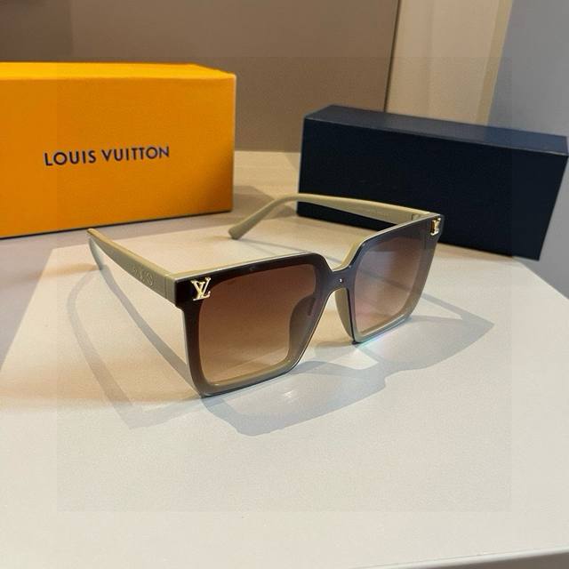 Lv Sunglasses, Men's And Women's Sunglasses, Stylish And Flattering, Making The
