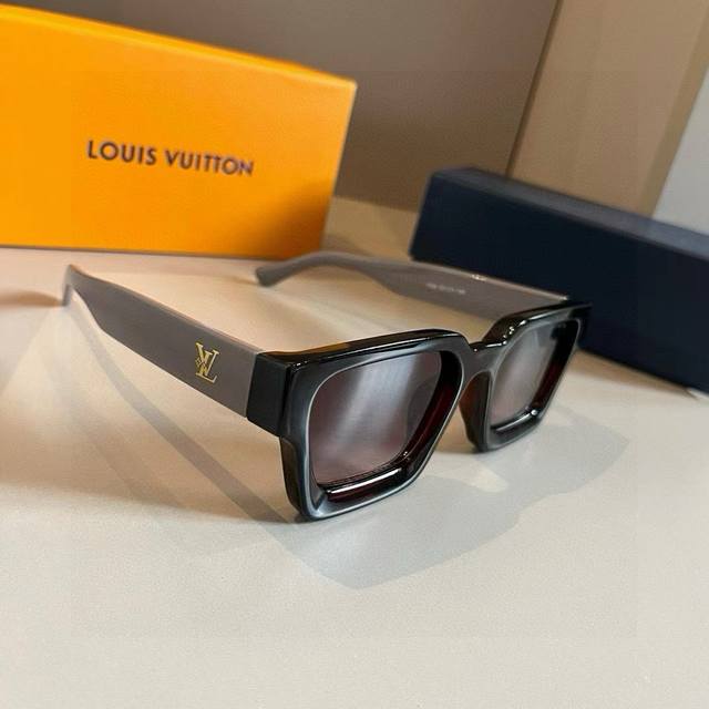 Lv Louis Vuitton Sunglasses, Face-Flattering And Sun-Protective, High-End And Li
