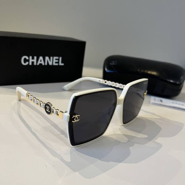 Chanel Sunglasses, Many Celebrity Favorites, Chanel New Large-Frame Sunglasses,