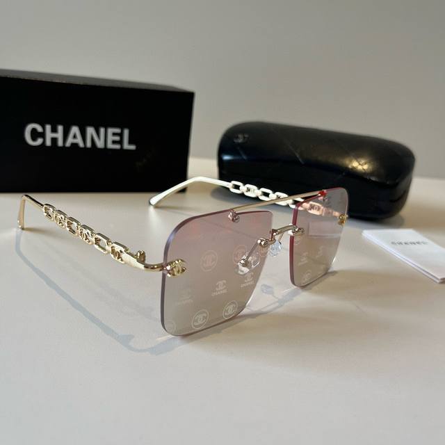 Chanel Sunglasses For Round Faces Ultra-Flattering For Chubby Faces, Highlightin