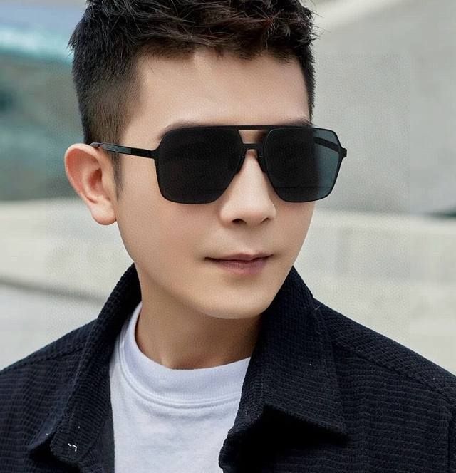 Gucci Men's Vibrant Pilot Polarized Sunglasses - Material: High-Definition Nylon