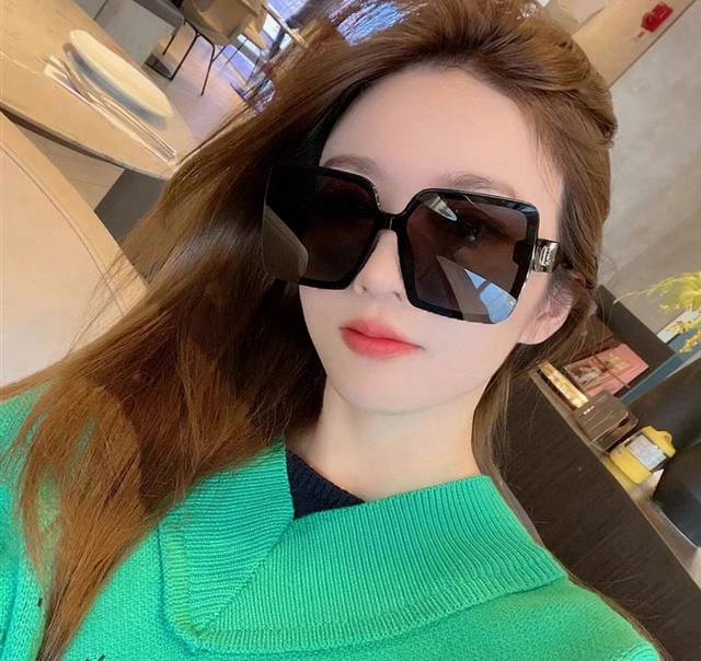 Dior 2025 Spring New Arrival Trendy Bestseller Fashionable Square Frame Polarize