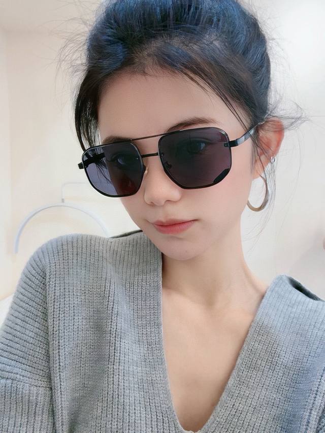Prada 2025 New Model Sunglasses Masterfully Crafted...Latest High-End Fashionabl