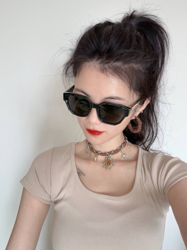 Gucci 2025 Spring New Arrival Trendy Bestseller Fashionable Square Frame Sunglas