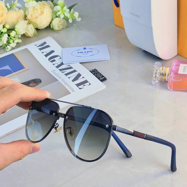 Prad*Pilot-Style High-Quality Fashionable Sunglasses With A Classic Double-Bridg