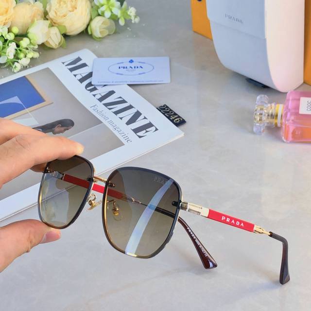 Prad* Premium Fashionable Sunglasses With Classic Double-Bridge Design, Suitable