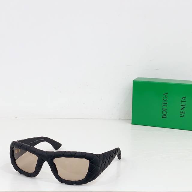 Bottega Venet* Model: Bv1303S Size: 56Mm 13-130