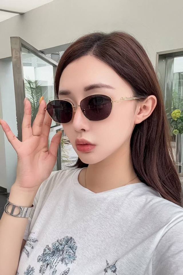Cartier Model: Ct0488S Size: 59Mm 15-140