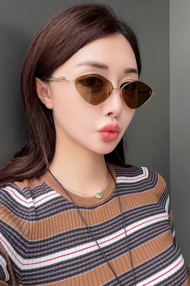 Cartie*Model: Ct0489S Size: 60Mm 15-140