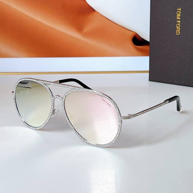 Tom Ford* Model: Ft0728 Size: 59-15-135