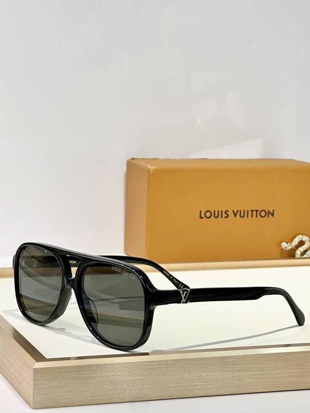 Louis Vuitto* Mod: Z2866U Size: 59-17 145
