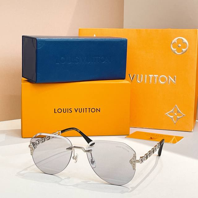 Louis Vuitton*Model: Z2037U Size: 59Mm 18-140