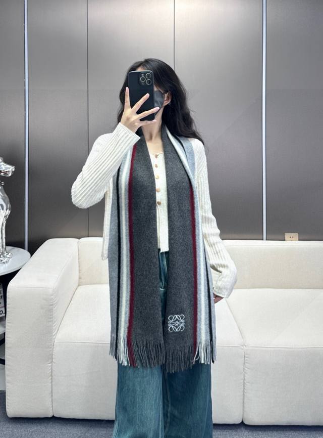 New Arrival! Unisex Design For Men And Women, 100% Pure Cashmere. Loewe Roewe Sy