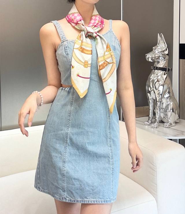 Flower And Straps Silk Square Scarf Features Striking Brushstrokes That Highligh