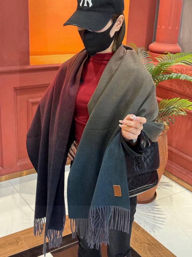 Stunning! Loewe's Latest Design Is So Beautiful It Will Make You Scream! This Br