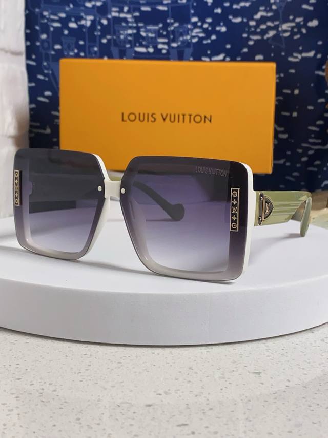 Lv Louis Vuitton 2025 New European And American Retro Large Frame Sunglasses For