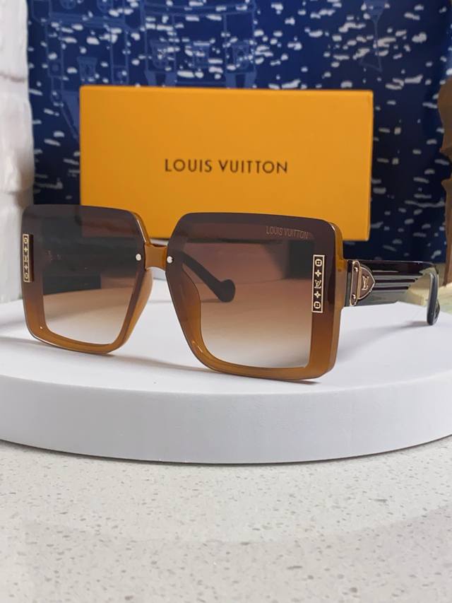 Lv Louis Vuitton 2025 New European And American Retro Large Frame Sunglasses For