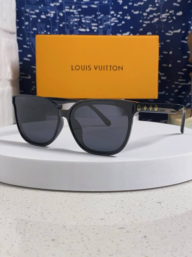 Lv Louis Vuitton 2025 New Arrival Nana-Style Fashion Sunglasses Retro Street Sty