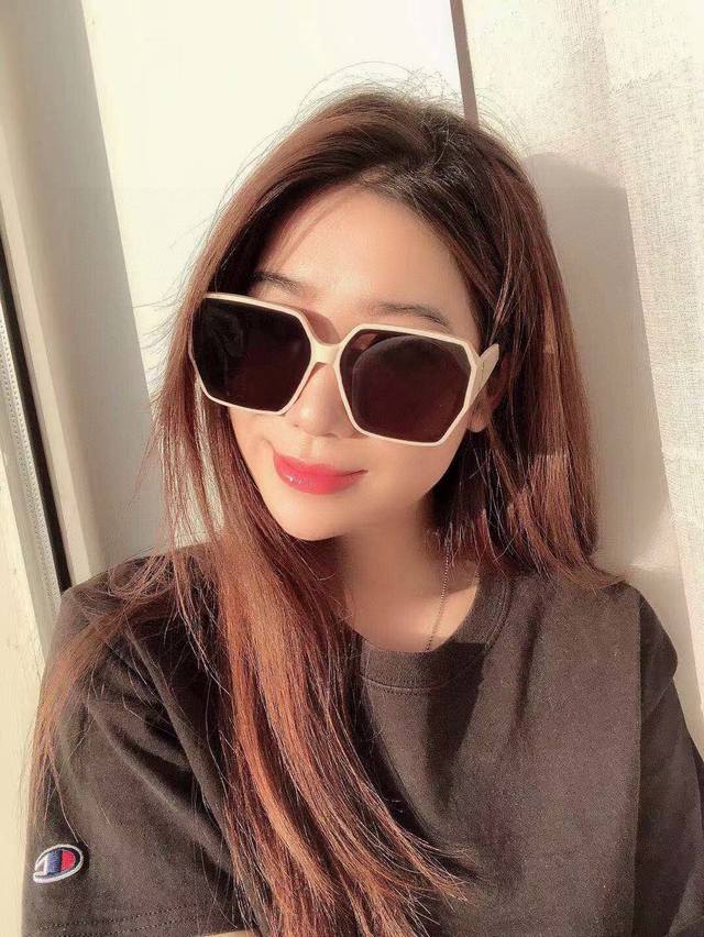 Ysl Saint Laurent 2025 New Square Frame Polarized Sunglasses For Men And Women,