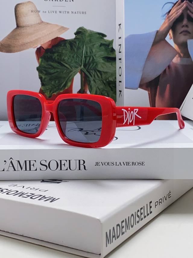 Dior 2025 New Square Sunglasses For Women, High-End Influencer Style With Letter