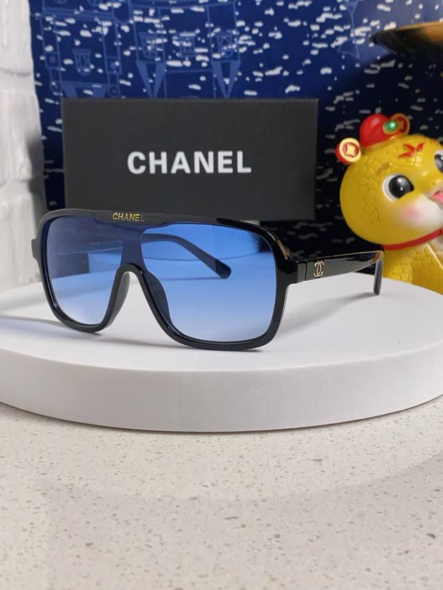 Chanel 2025 New Small Chanel Sunglasses Panda Ski Goggles Black And White Windpr
