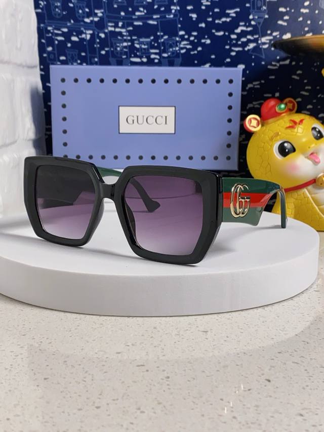 Gucci Large Frame Original Electroplated Mirror Legs With Double G Logo, Versati