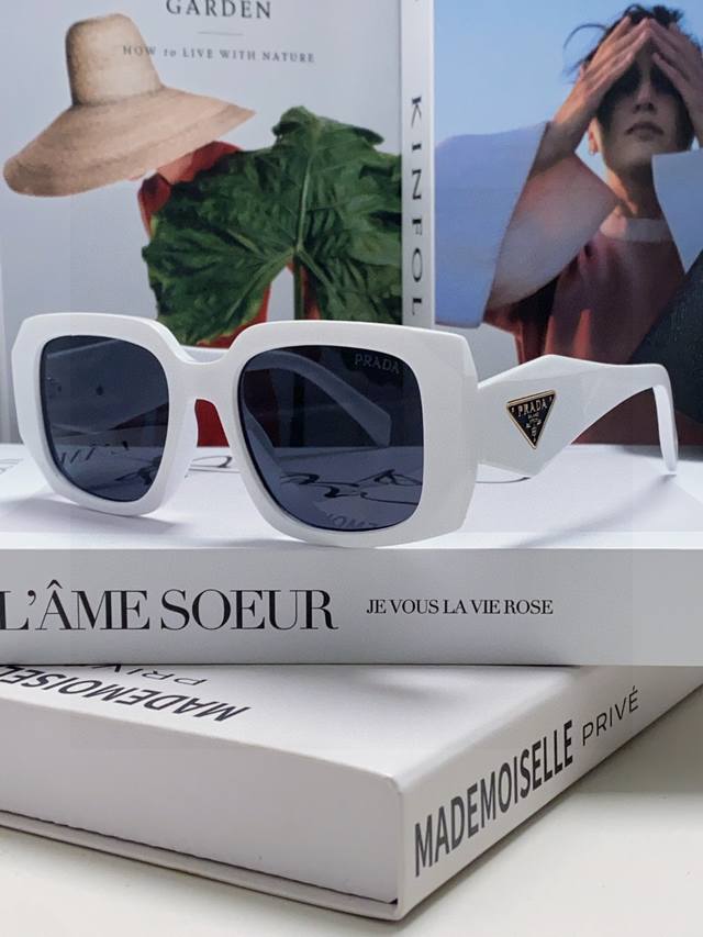 Prada 2025 New Retro Inverted Triangle Logo Sunglasses For Women, High-End, Fash