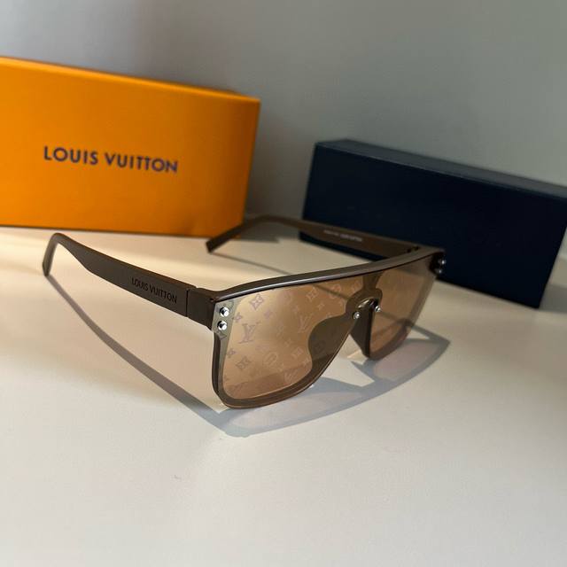 Flv Sunglasses, Men's And Women's Sunglasses, Stylish And Flattering, Small Fram