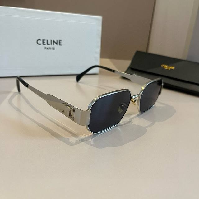 Celine New Sunglasses, Beloved By Fashionable Socialites,
