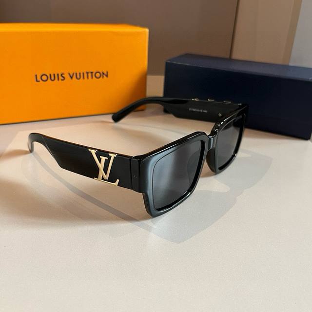 Lv Sunglasses Men's And Women's Sunglasses Look Great On The Face, Ultra-Stylish