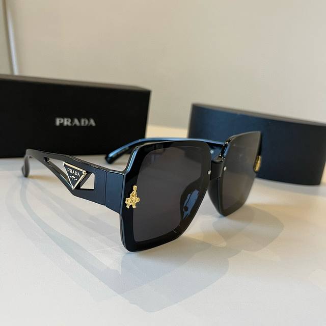 Prada High-End Women's Sunglasses, Sun-Blocking And Face-Shaping Eyewear