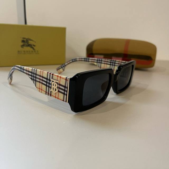 Burberry Men's And Women's Sunglasses, International Luxury Brand Style, Officia
