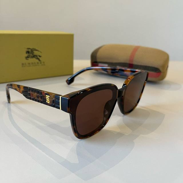 Burberry Men's And Women's Sunglasses - Official Website Design, Elegant, Fashio