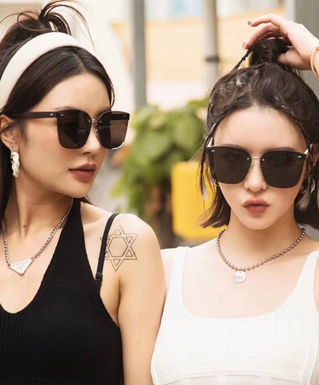 2025 New Women's Driving Sunglasses With Large Frame And Multi-Angled Design, Ul